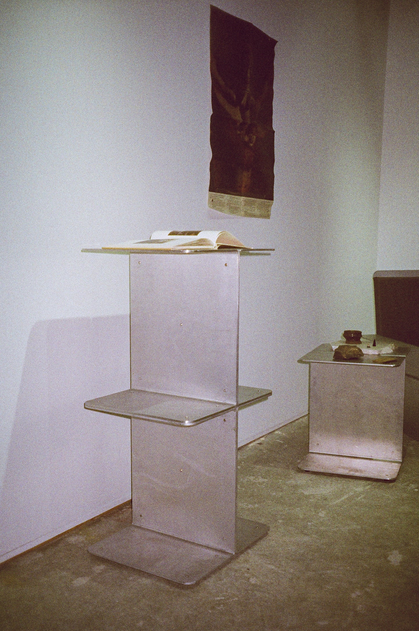 BEAM STAND